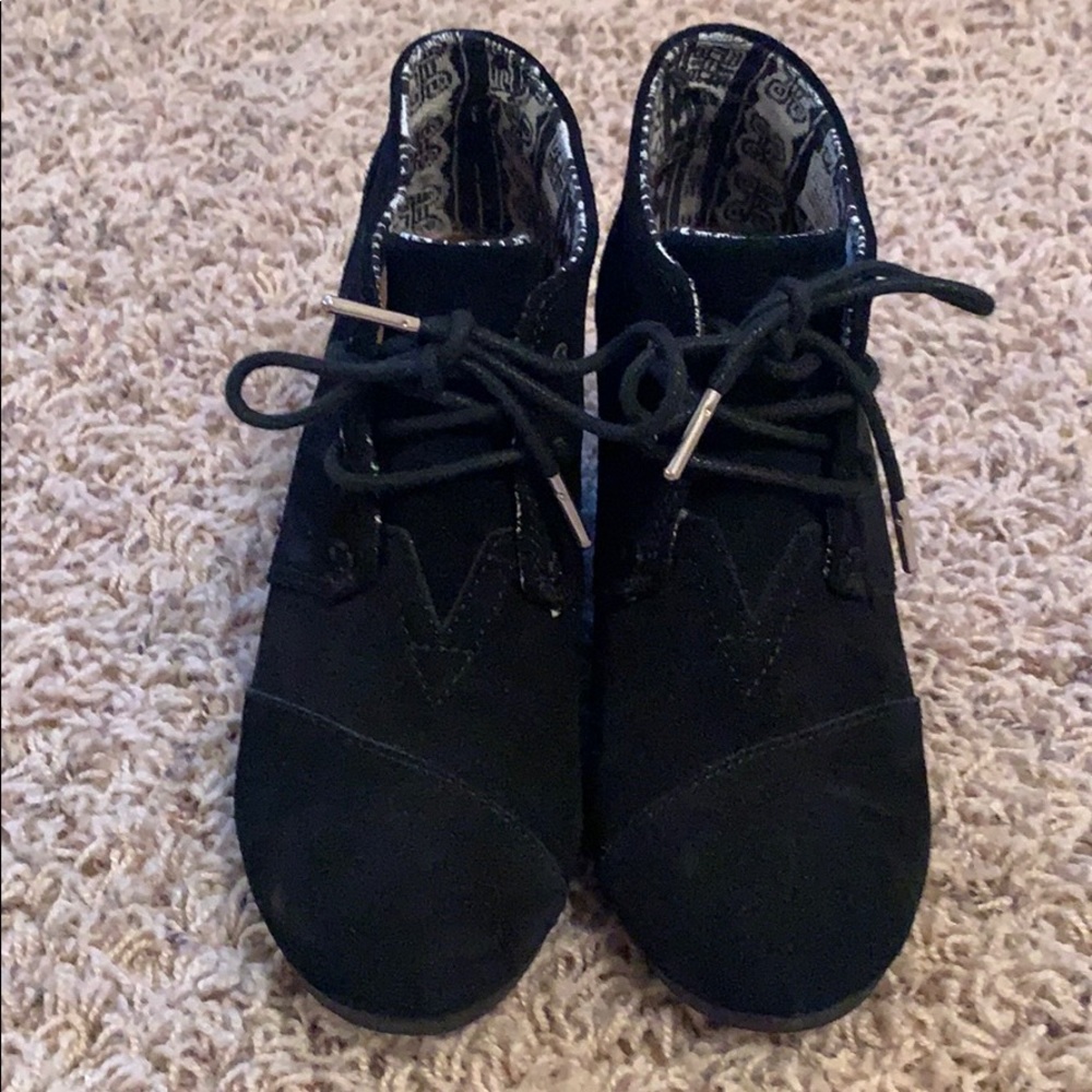 Black Toms